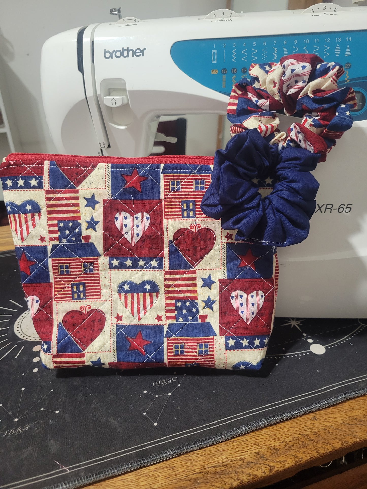 Americana home is where the heart is 11x9 bag with 2 scrunchies IP186